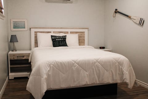 Comfort Cabin, 1 Bedroom | Premium bedding, memory foam beds, iron/ironing board, free WiFi