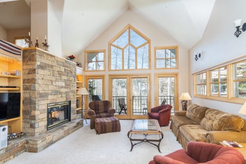 Townhome, 3 Bedrooms | Living area