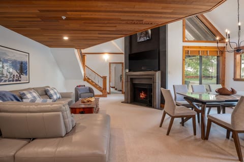 Welcome to 21 Snowberry! Your perfect Whistler retreat, where comfort meets alpine charm.