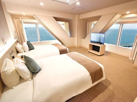 In-room safe, desk, blackout drapes, soundproofing