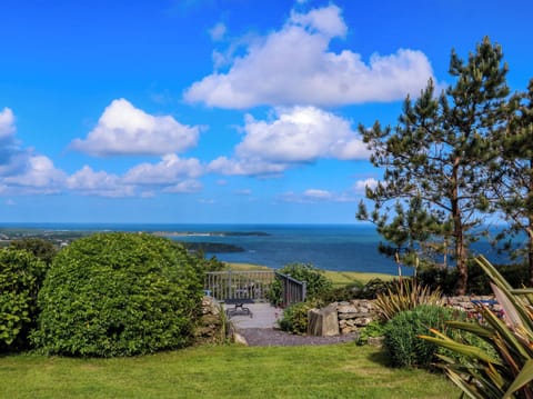 Cottage | Property grounds
