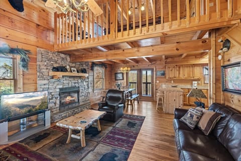 Cabin, 5 Bedrooms | Interior
