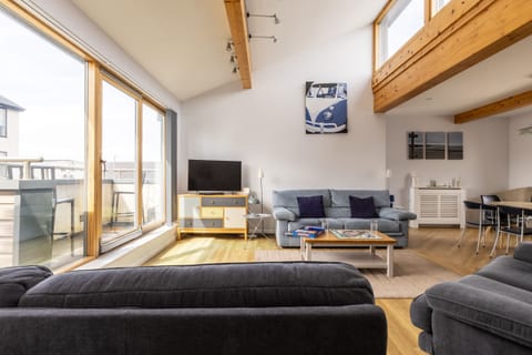 4 Y Bonc Lounge