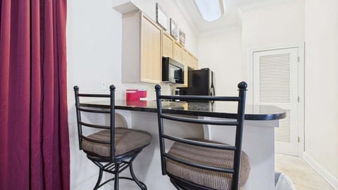 Kitchen breakfast bar with seating for 2