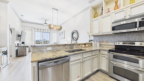 Stainless appliances throughout kitchen