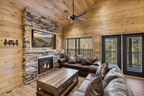 Cabin, 3 Bedrooms | Living area | 60-inch Smart TV with cable channels, TV