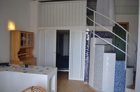 30-inch TV with digital channels