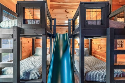 Bunk room, 2 twin over twin bunks, sleeps 4. SLIDE!!