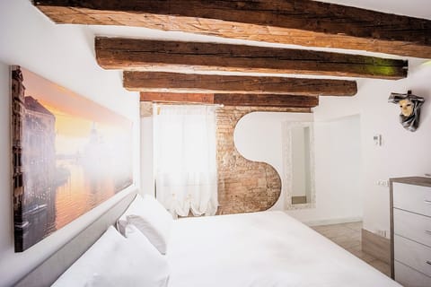 Design Apartment | 1 bedroom, premium bedding, down comforters, iron/ironing board