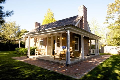 Cottage | Egyptian cotton sheets, premium bedding, down comforters, pillowtop beds
