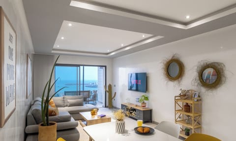 Deluxe Apartment | Living area | 55-inch Smart TV with digital channels, TV, Netflix