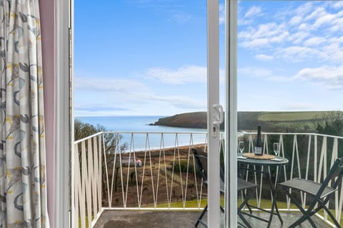 Freshwater Seaside Apartment