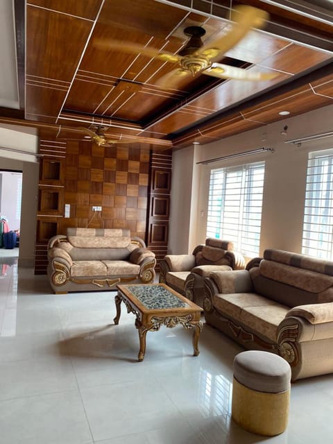 Apartment | Lobby