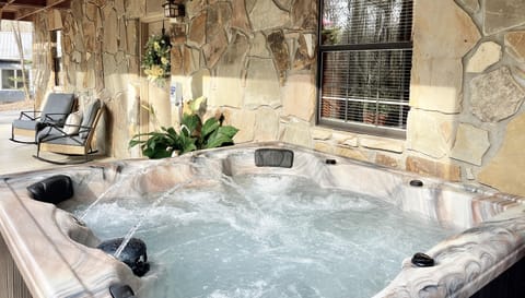 Cabin, 3 Bedrooms | Outdoor spa tub