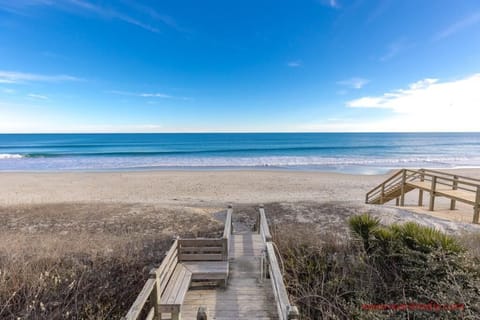 Direct Oceanfront Access with Lower Sun Deck