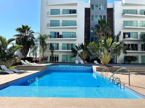 Classic Condo | Terrace/patio