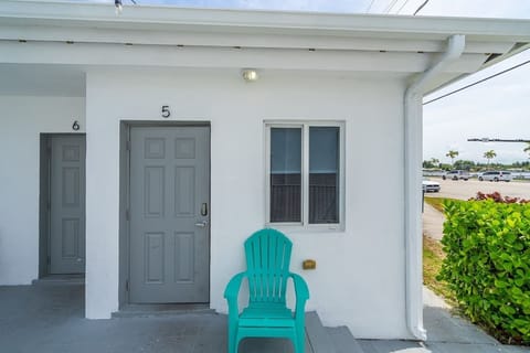 Your private escape awaits at Unit 5—a cozy, coastal retreat with easy access, outdoor seating, and tropical vibes. Ideal for beach lovers and weekend wanderers.