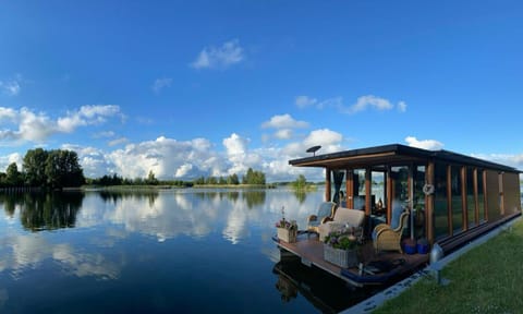 Cabin | Exterior