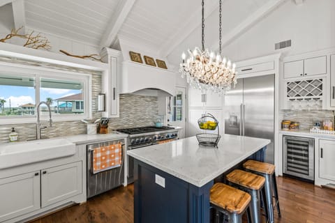 Cook & dine with elegance!