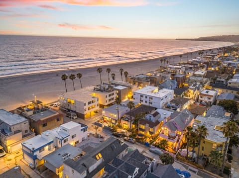 Prime Mission Beach location—just steps from the ocean, boardwalk, and sand!
