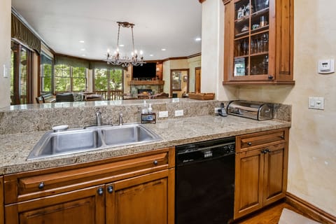 Fully Stocked Kitchen