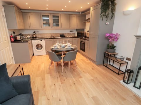 Fridge, dishwasher, electric kettle, toaster