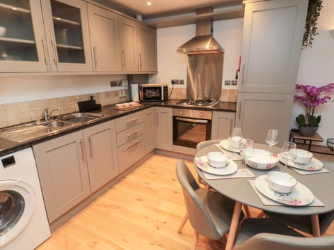 Fridge, dishwasher, electric kettle, toaster