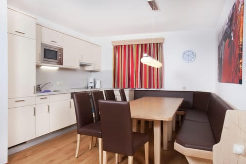 Apartment | Dining