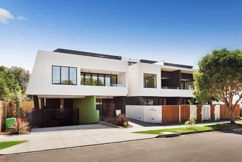 Modern Upmarket apartment block with Lift