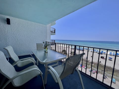 Beachfront 5th Floor Condo, Awesome Covered Balcony!  Sleeps 8