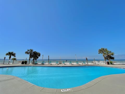 Large Pool Complex, pool heated in cooler months, Hot Tub, Kiddie Pool, Tiki Bar Poolside, Beach Service Included March thru October