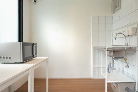 Microwave, electric kettle