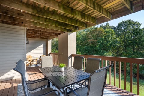 Perfect spot for some outdoor brunch vibes.