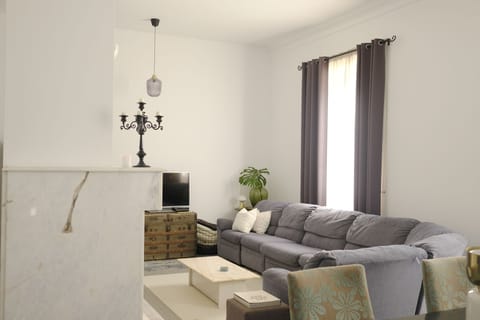 Ground Floor
Lounge/Dinning area