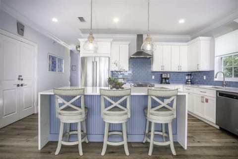 Seating for 3 at the Kitchen Island!