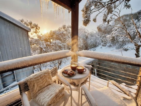 Private deck – enjoy morning coffee or evening drinks 