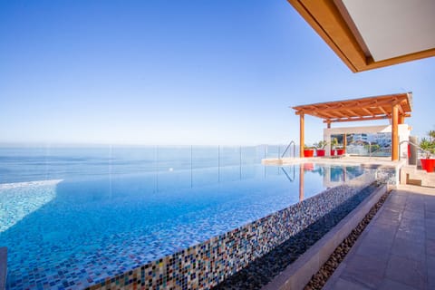 V-177 building is located steps away from the beach in the Romantic Zone