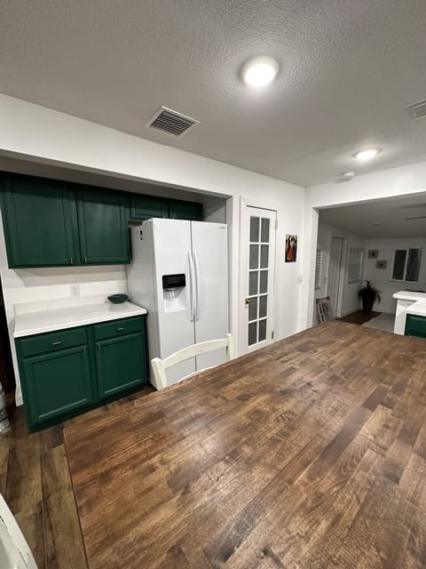 Cookies Cottage Kitchen area