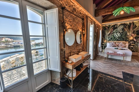 Superior Room, Balcony, Sea View | Premium bedding, free minibar, individually decorated