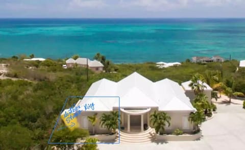 Separate Entrance to your own Studio Suite. Property of Luxurious Villa!