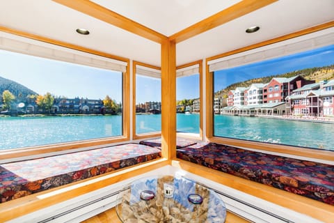 Condo (1 Bedroom) | Property amenity