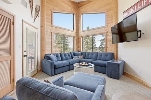 Indoors, Furniture, Living Room, Couch, Home Decor