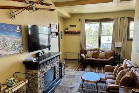 Living Area in Cottage, electric fireplace, smart TV, Bluetooth speaker, games