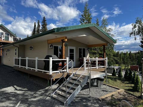 Moose Cabin Open Deck and Front Entry