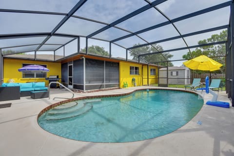 Bradenton Vacation Rental | 3BR | 2BA | 2,443 Sq Ft | 1 Step to Access