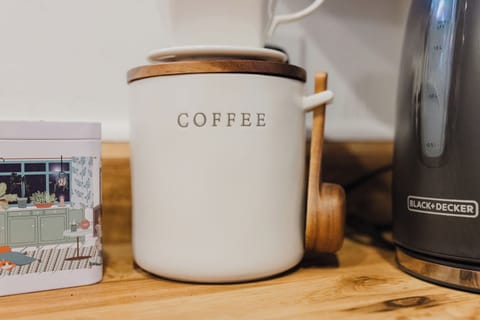 Coffee and tea station