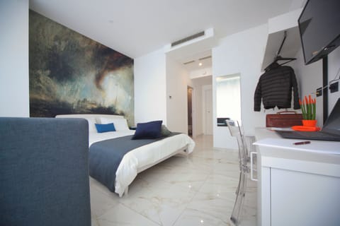 Suite "Tempesta" | Free minibar, individually furnished, desk, laptop workspace