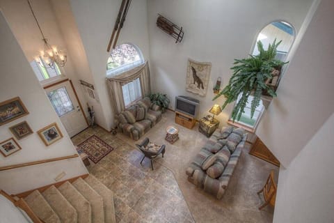 House, 4 Bedrooms | Living area