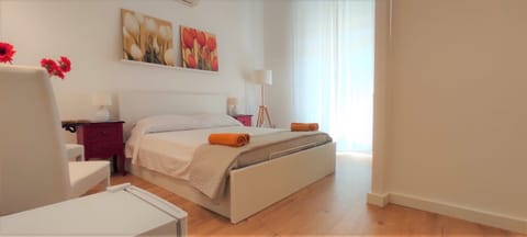 Comfort Room | Down comforters, pillowtop beds, minibar, in-room safe