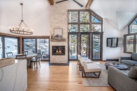 House, 4 Bedrooms | Living area | Smart TV